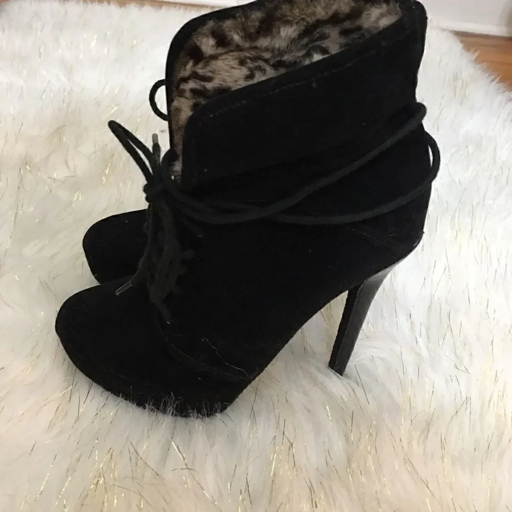 NEW! Colin Stuart Platform Booties‎